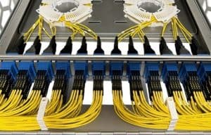 بهترین کابل‌های فیبرنوری بازار ۲۰۲۵؛ سرعت و کیفیت بی‌رقیب