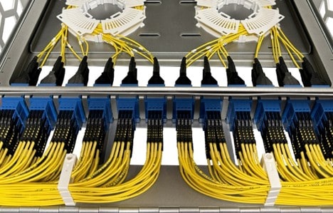 بهترین کابل‌های فیبرنوری بازار ۲۰۲۵؛ سرعت و کیفیت بی‌رقیب