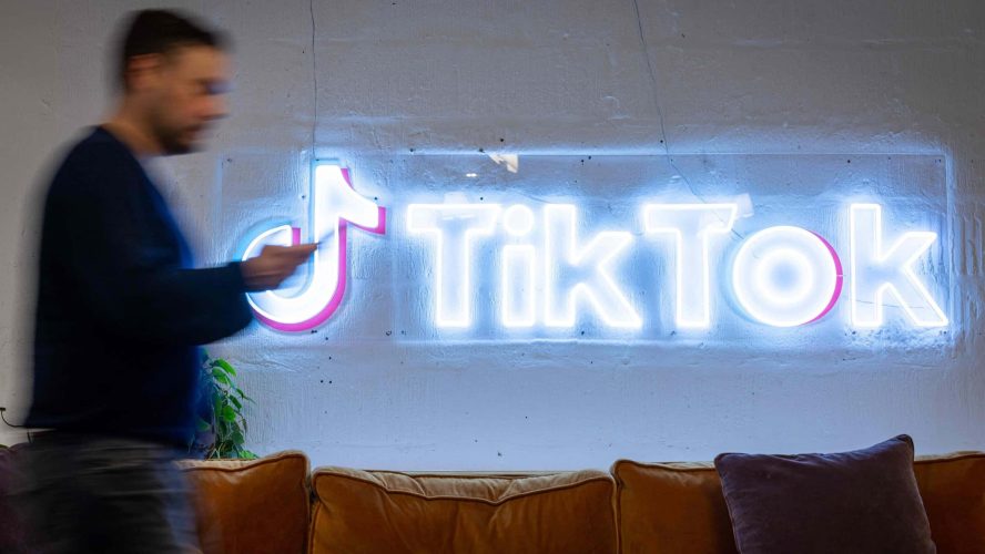 19tiktok-tracker-videoSixteenByNine3000