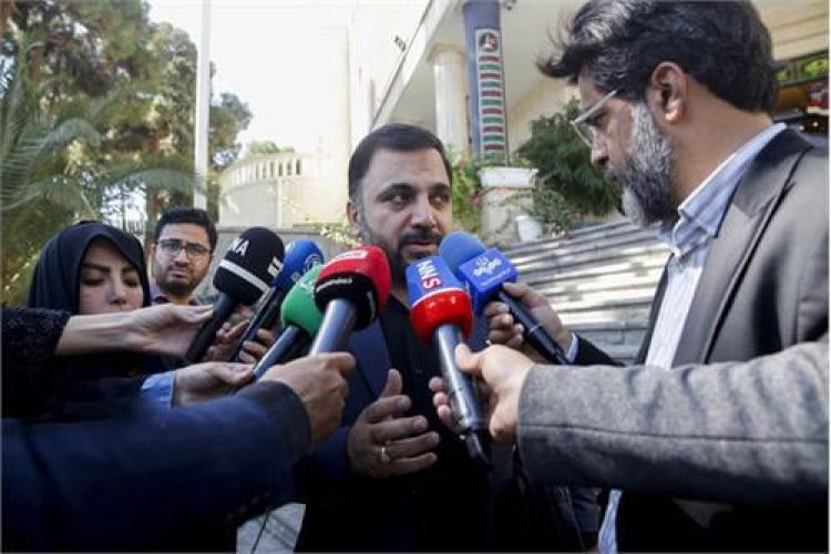 Ø¯Ø± Ø¹ÛÙ Ø­ÙØ§ÛØª Ø¯Ø± ÙÙØ§Ø¨Ù ÙØ± Ø³Ú©Ù Ù Ù¾ÙØªÙØ±ÙÛ Ú©Ù Ø­ÙÙÙ ÙØ±Ø¯Ù Ø±Ø§ ÙÙØ¶ Ú©ÙØ¯ Ú©ÙØªØ§Ù ÙÙÛ Ø¢ÛÛÙÿÿç